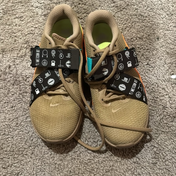 Lightly worn Limited edition Nike Metcon UT Women’s size 8 - Picture 2 of 4